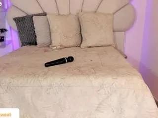 Offline daniela-tovar on CamSoda