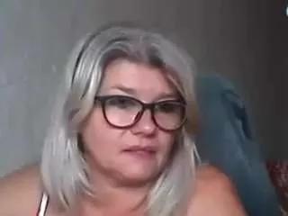 Offline dianacrystal on CamSoda