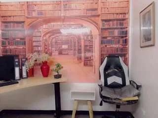 Offline emeli-roushot on CamSoda