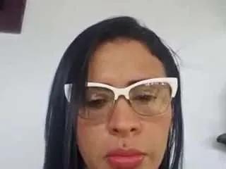 Freechat emily-86 on CamSoda