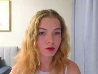 Offline emilyluv on CamSoda