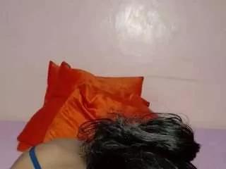 Freechat emilyvella on CamSoda