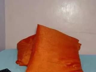 Freechat emilyvella on CamSoda