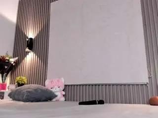 Offline emmaazc on CamSoda