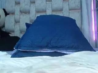 Freechat emmasweet1 on CamSoda