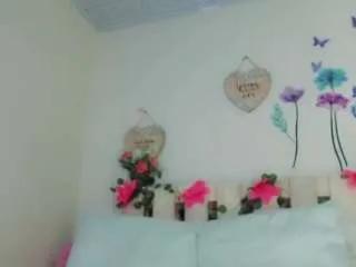 Freechat emmavega19 on CamSoda