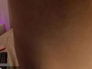 Offline emmily-z on CamSoda