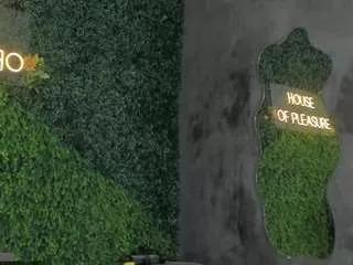 Offline emmily-z on CamSoda