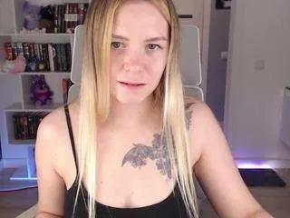 emmy-bryan on CamSoda 
