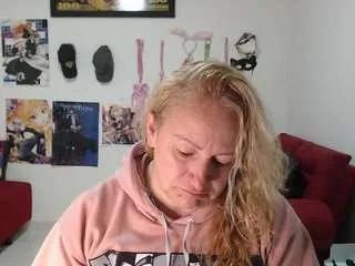 Offline emperatrizmessy on CamSoda