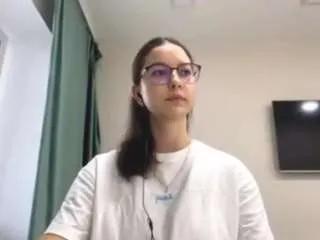 faithgordinier — GOAL: stand up and show my outfit.. Hey, i'm Allison, my first day here;) [25 tokens remaining]