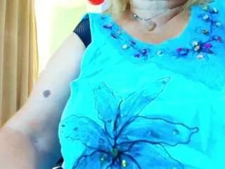 Offline girlamada on CamSoda