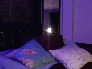 Offline greecebella on CamSoda