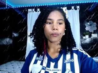 Freechat hillary-queen on CamSoda