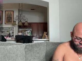 Offline hissubwife on CamSoda