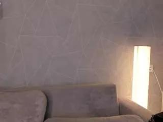 hollyy-lee on CamSoda 