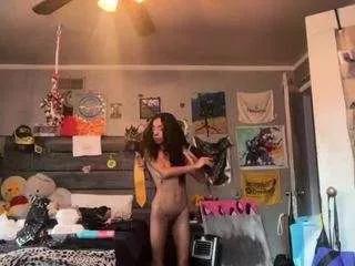 Offline honeydewhigh on CamSoda