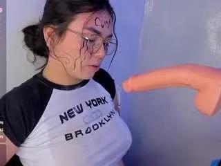 Offline honeyjenny on CamSoda