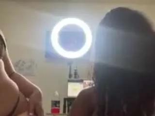 Offline honeysuckles2 on CamSoda