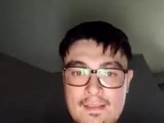 Offline hornyasianman on CamSoda