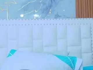 Freechat irresistiblemilf on CamSoda