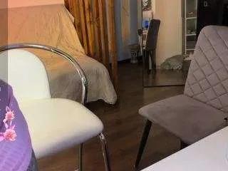 janeharvey — pinch my clitor [200 tokens remaining]