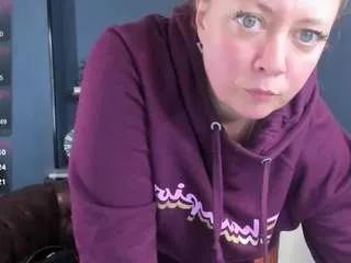 Freechat jesicafoxi on CamSoda