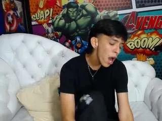 Offline jisus-cat on CamSoda