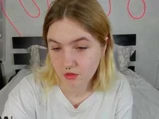 Offline julia-jips on CamSoda