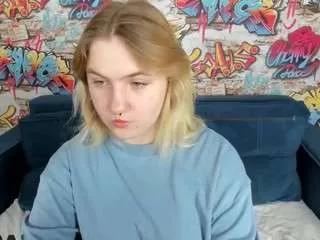 Offline julia-jips on CamSoda