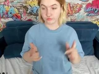 Offline julia-jips on CamSoda