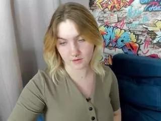 Offline julia-jips on CamSoda