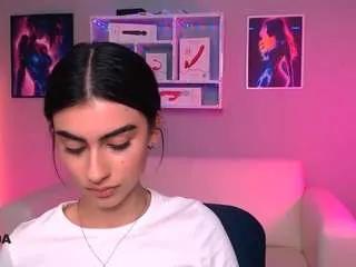 Freechat kaisy-star on CamSoda