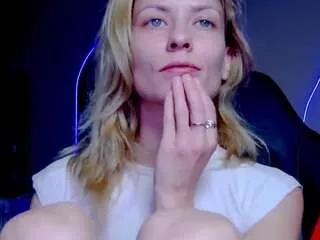 Offline karoline1201 on CamSoda