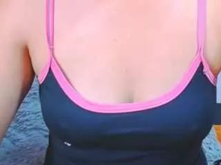 klylls-squirt on CamSoda 