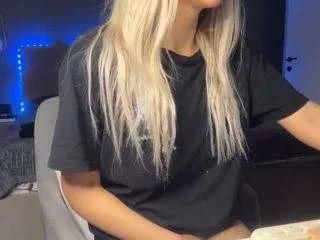 Offline kristalnight on CamSoda