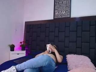 kryssttalll — show tits [43 tokens remaining]