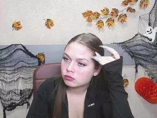 Offline larapika on CamSoda