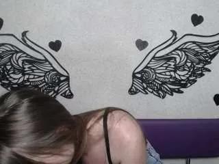 Offline larapika on CamSoda