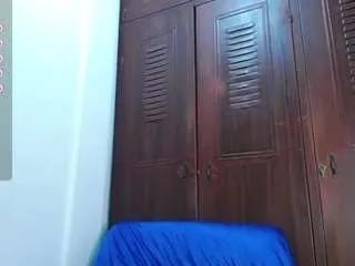 Freechat laura-vega on CamSoda