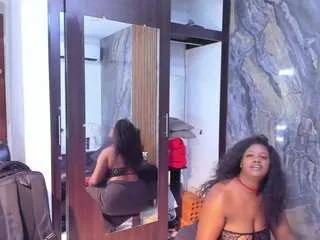 Freechat laurasaenz01 on CamSoda