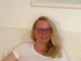 Offline laurasky on CamSoda