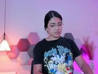 Freechat leaahcarter on CamSoda