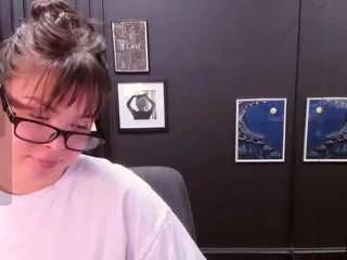 lilacmuse on CamSoda 