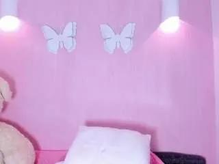 littleari on CamSoda 