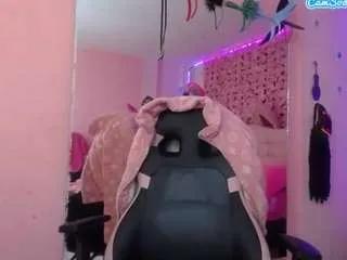 Freechat littlecat-1 on CamSoda