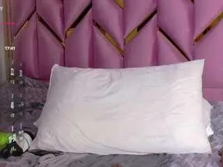 Offline littleissues on CamSoda