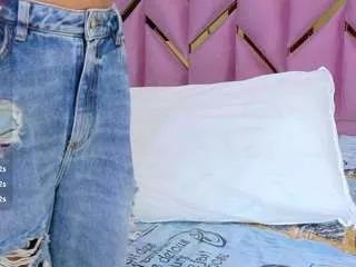 Offline littleissues on CamSoda