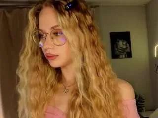 Offline lornaacors on CamSoda