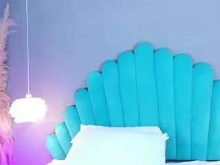 Freechat lovelyeyess on CamSoda